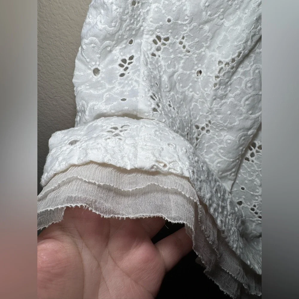 Juicy Couture Vintage white Medium Lace embroidered Short sleeve Blouse